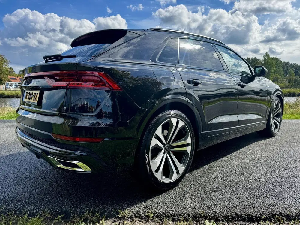 Audi Q8 55 TFSIe quattro S-Line uit 2021, foto 9