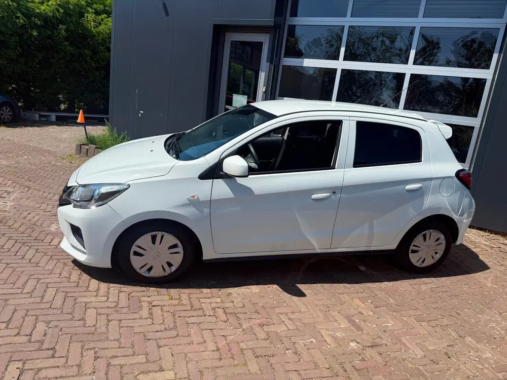 Mitsubishi Space Star 1.2 Connect+ uit 2022, foto 2