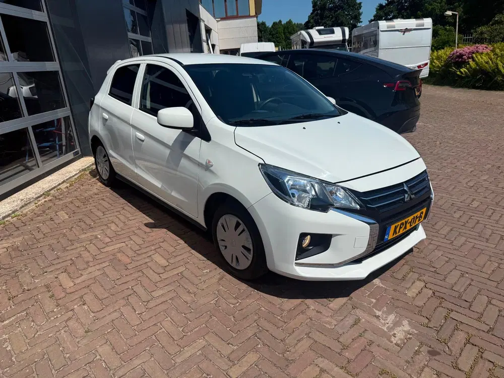 Mitsubishi Space Star 1.2 Connect+ uit 2022, foto 4