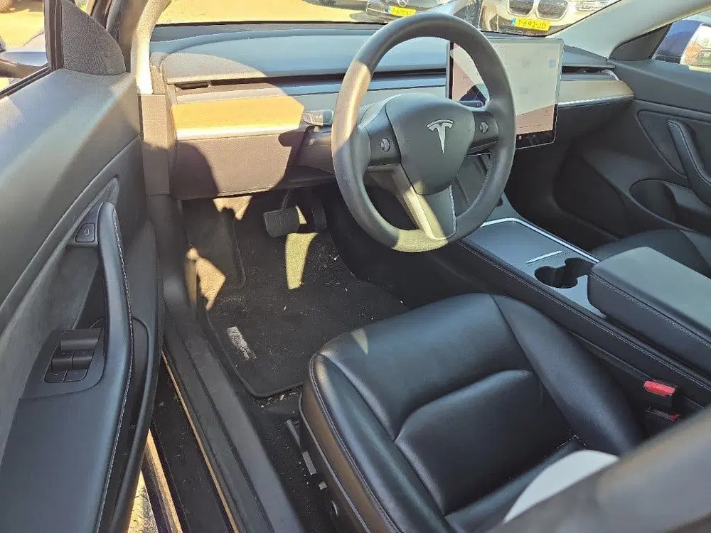Tesla Model 3 Long Range AWD uit 2021, foto 14