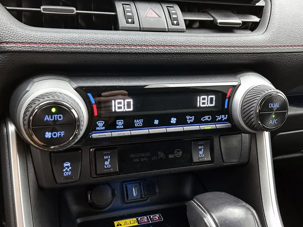 Toyota RAV 4 2.5 Plug-in Hybrid AWD Dynamic + uit 2022, foto 13