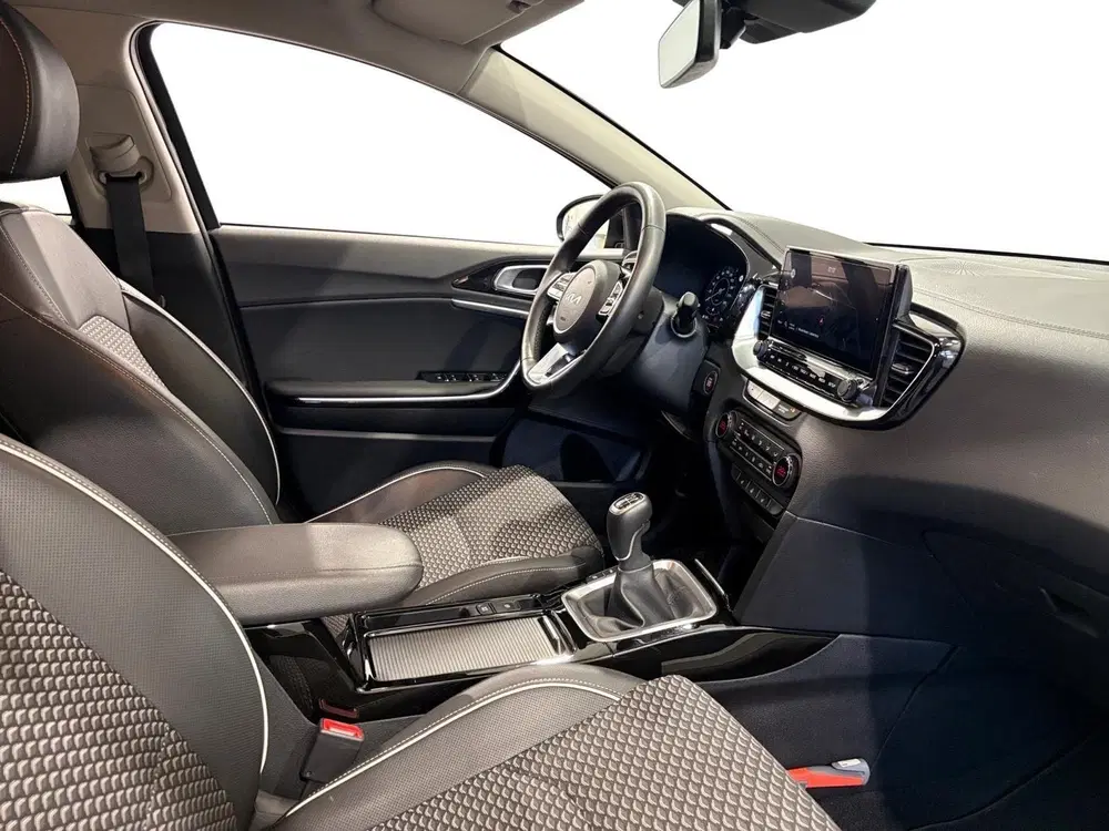 Kia Ceed 1.0 T-GDi DynamicPlusLine uit 2024, foto 14