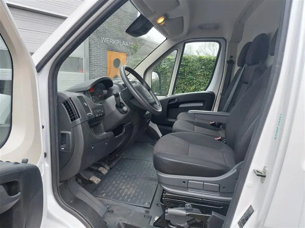 Peugeot Boxer GB 335 L3h2 Bluehdi 140PK S&S 2022 Wit uit 2022, foto 2