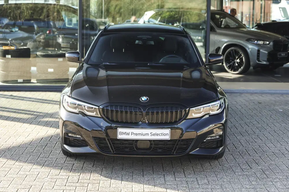 BMW 3-serie 330e High Executive M Sport Automaat uit 2021, foto 5