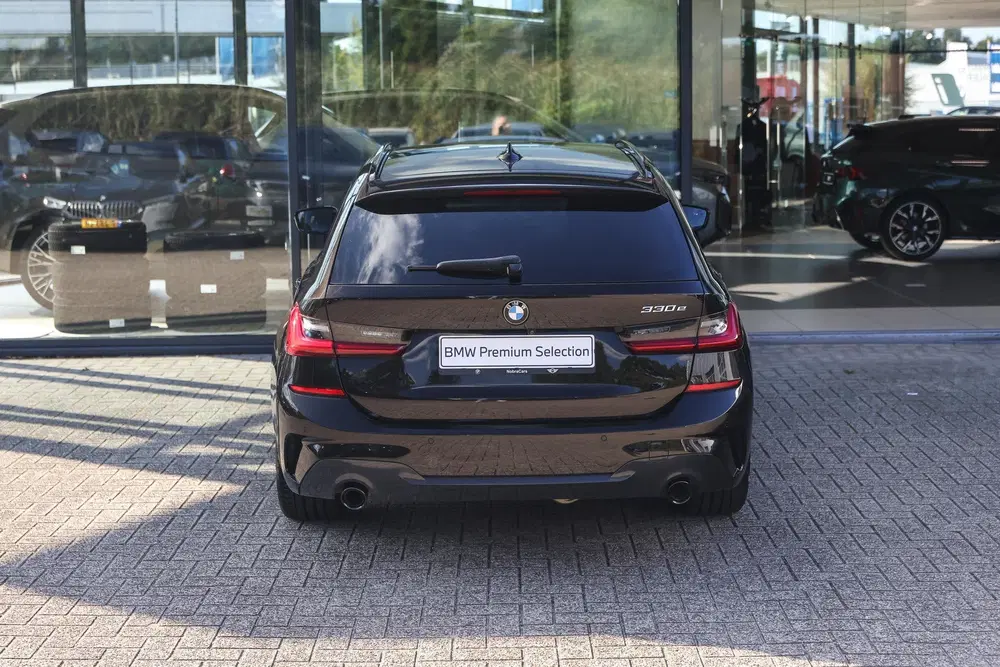 BMW 3-serie 330e High Executive M Sport Automaat uit 2021, foto 6