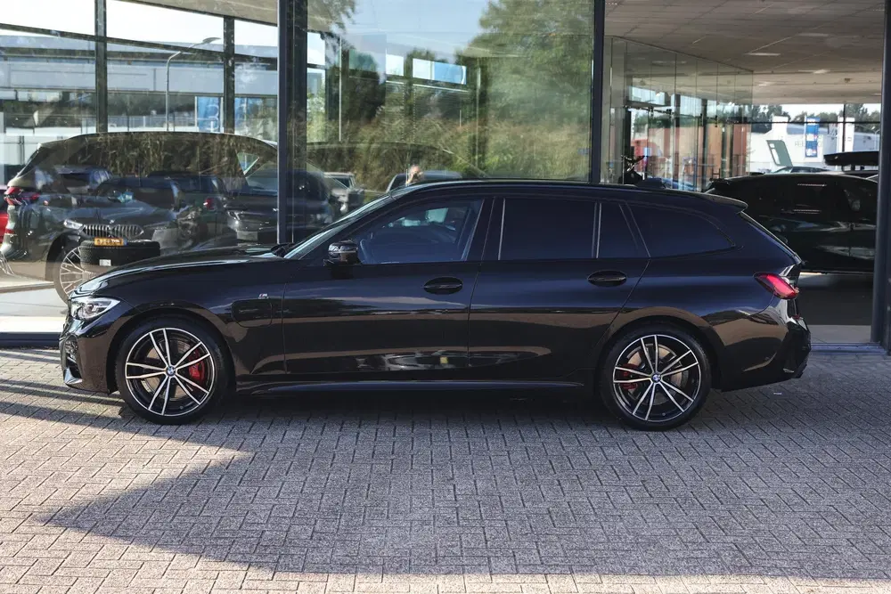 BMW 3-serie 330e High Executive M Sport Automaat uit 2021, foto 7