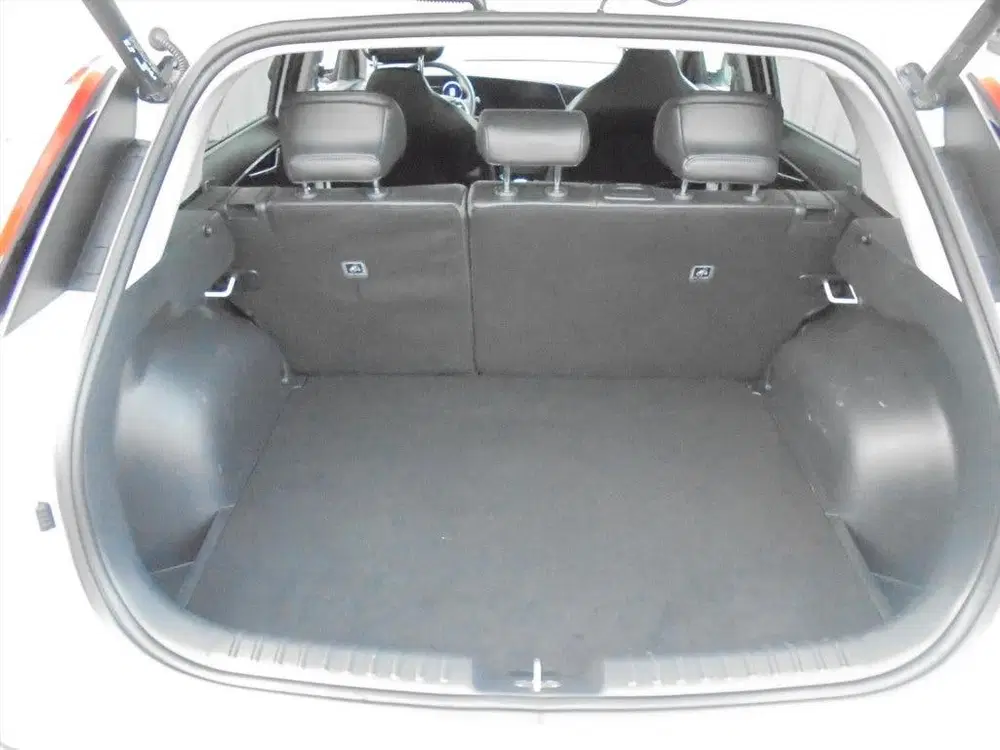 Kia Niro 1.6 GDi Hybrid 141PK AUTOMAAT 18" LM-VELGE uit 2023, foto 9