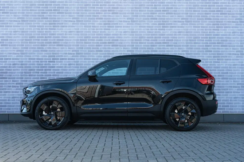 Volvo EX40 Single Motor Extended Range Ultra Black Ed uit 2026, foto 2