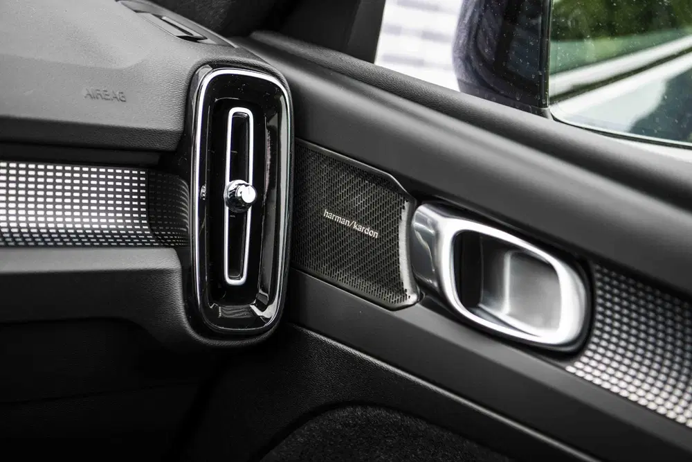 Volvo EX40 Single Motor Extended Range Ultra Black Ed uit 2026, foto 9