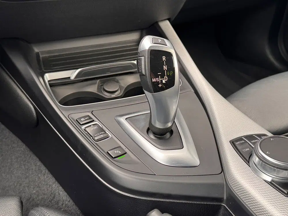 BMW 1-serie 118i High Executive M-SPORT AUT. NAVI.PROF uit 2019, foto 12