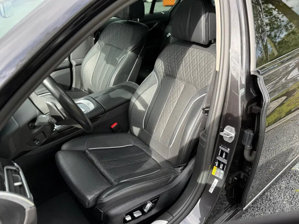 BMW 7-serie 745e Pano uit 2020, foto 10