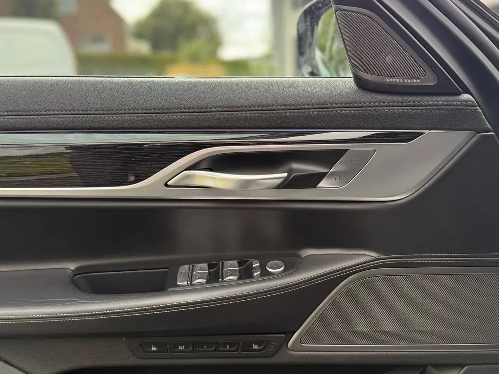 BMW 7-serie 745e Pano uit 2020, foto 13