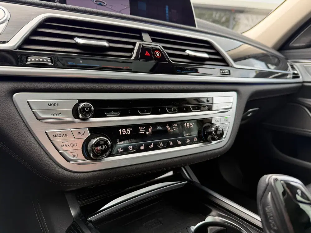 BMW 7-serie 745e Pano uit 2020, foto 14