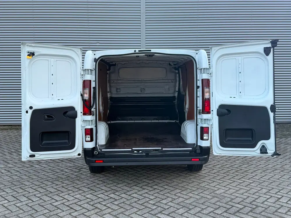 Renault Trafic 2.0 dCi 120 L2H1 LED uit 2021, foto 9