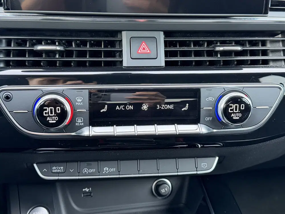 Audi A4 35 TFSI S edition Competition 150 PK uit 2022, foto 11