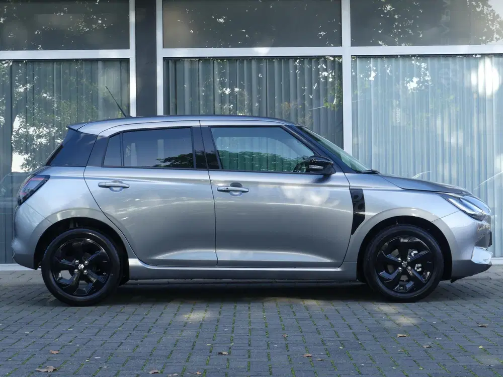 Suzuki Swift 1.2 Edition 60 Smart Hybrid UIT VOORRAAD L uit 2026, foto 13