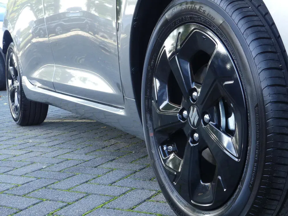 Suzuki Swift 1.2 Edition 60 Smart Hybrid UIT VOORRAAD L uit 2026, foto 15
