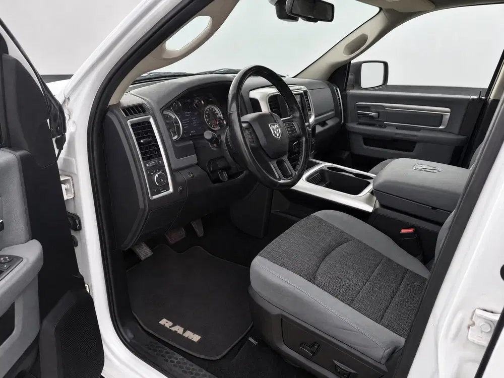 Dodge RAM 5.7 V8 4x4 Quad Cab 6'4 Laramie uit 2020, foto 13