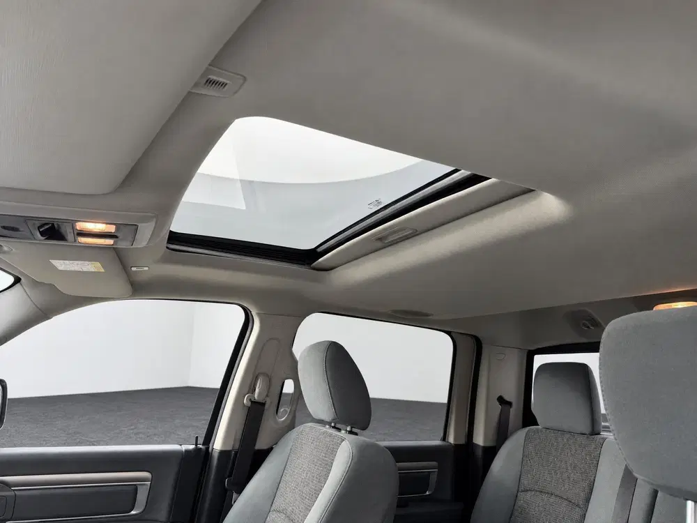 Dodge RAM 5.7 V8 4x4 Quad Cab 6'4 Laramie uit 2020, foto 14