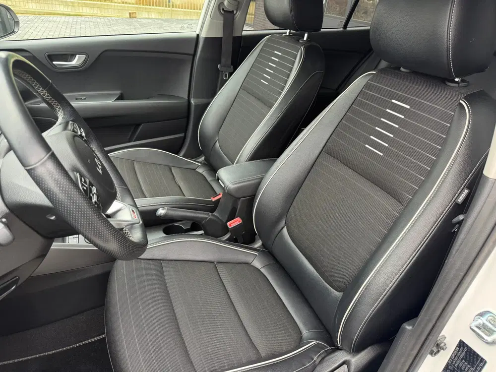 Kia Rio 1.0 T-GDI GT-Line Camera uit 2022, foto 13