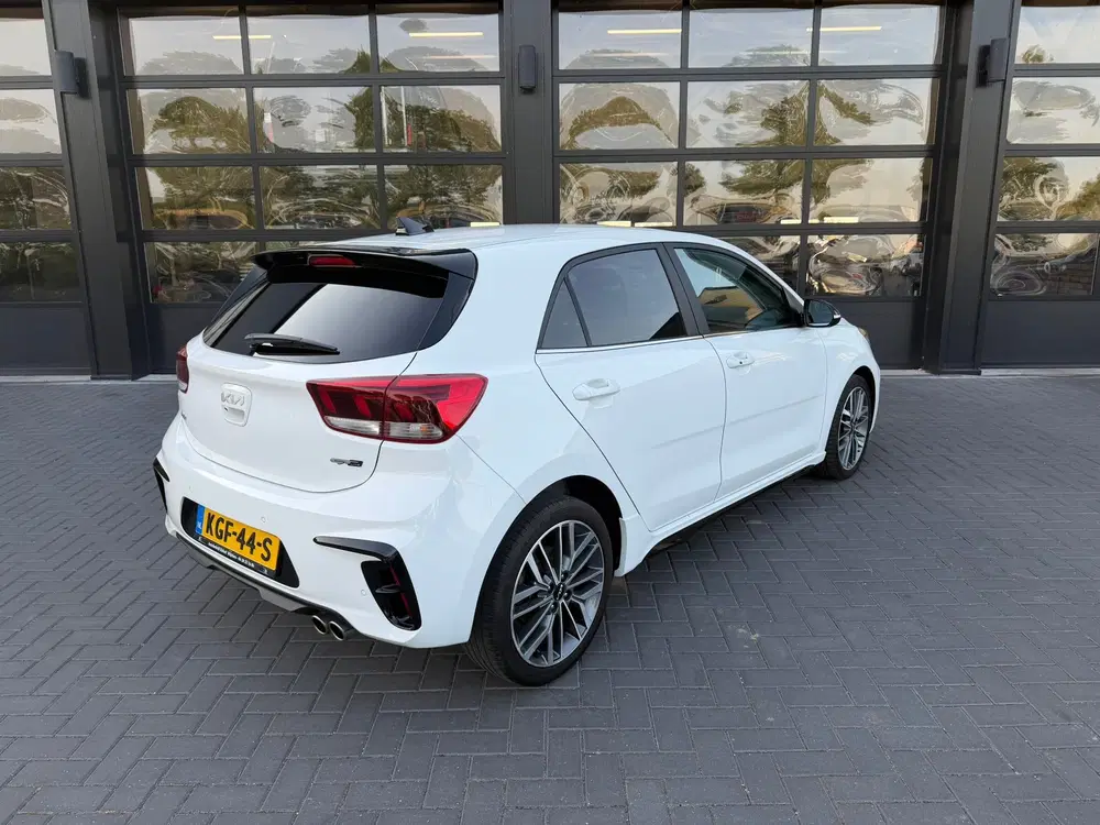 Kia Rio 1.0 T-GDI GT-Line Camera uit 2022, foto 2