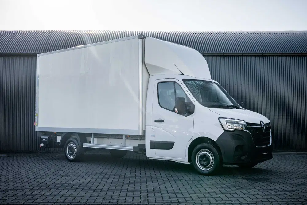 Renault Master 2.3dCi uit 2024, foto 3