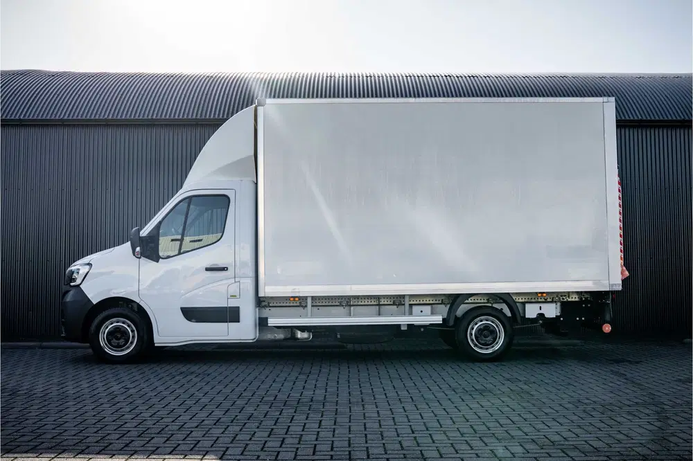 Renault Master 2.3dCi uit 2024, foto 4
