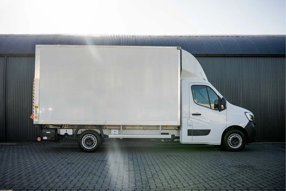 Renault Master 2.3dCi uit 2024, foto 5