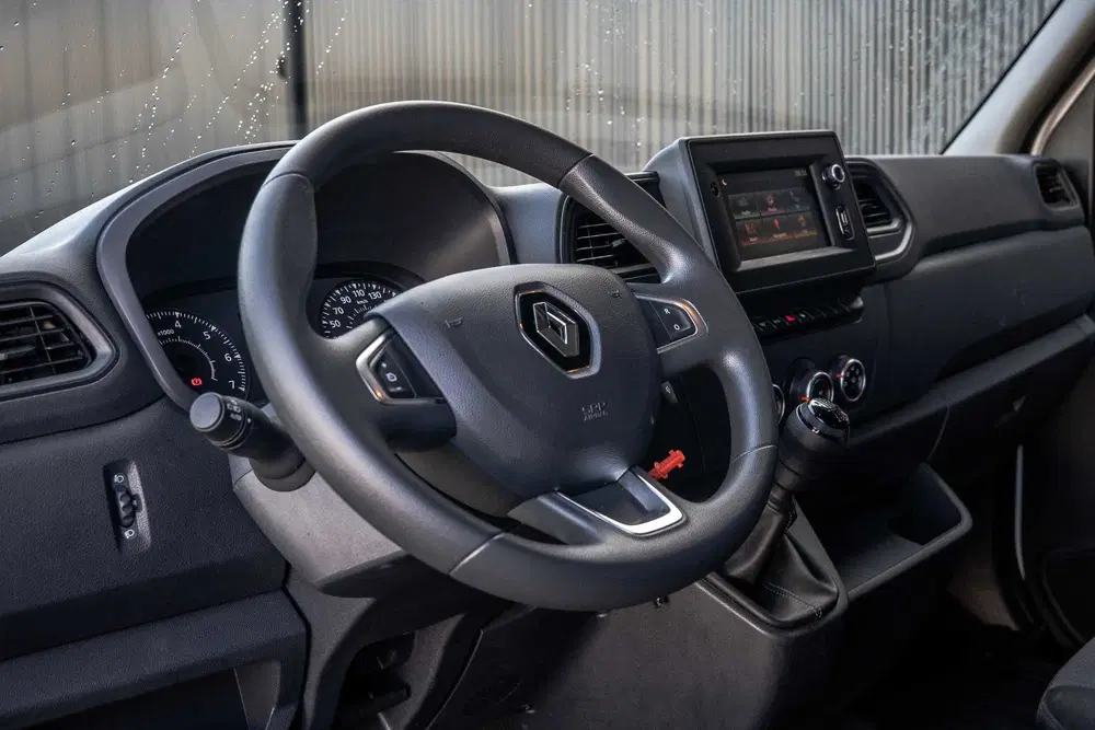 Renault Master 2.3dCi uit 2024, foto 9