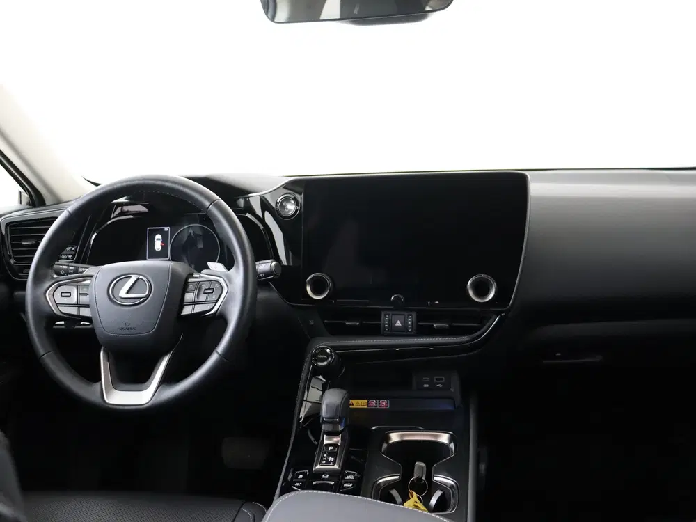 Lexus NX 450h+ AWD Executive Line uit 2024, foto 4