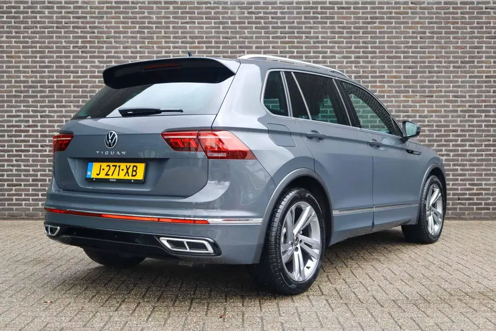 Volkswagen Tiguan 1.5 TSI 150pk DSG R-Line Business+ uit 2020, foto 2