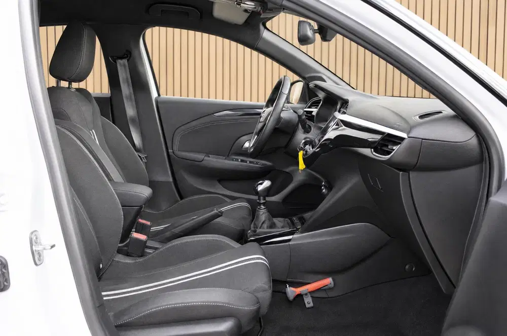 Opel Corsa 1.2 Turbo GS ECC uit 2024, foto 3