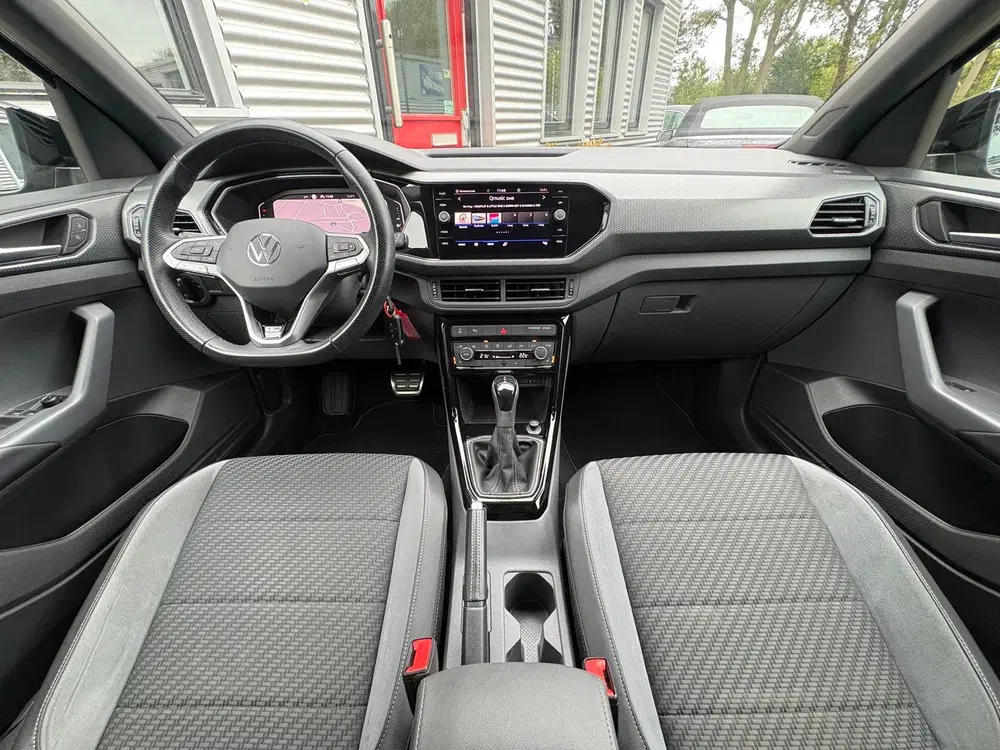 Volkswagen T-Cross 1.0 TSI R-Line -VIRTUAL COCKPIT-DODE HOEK uit 2021, foto 14