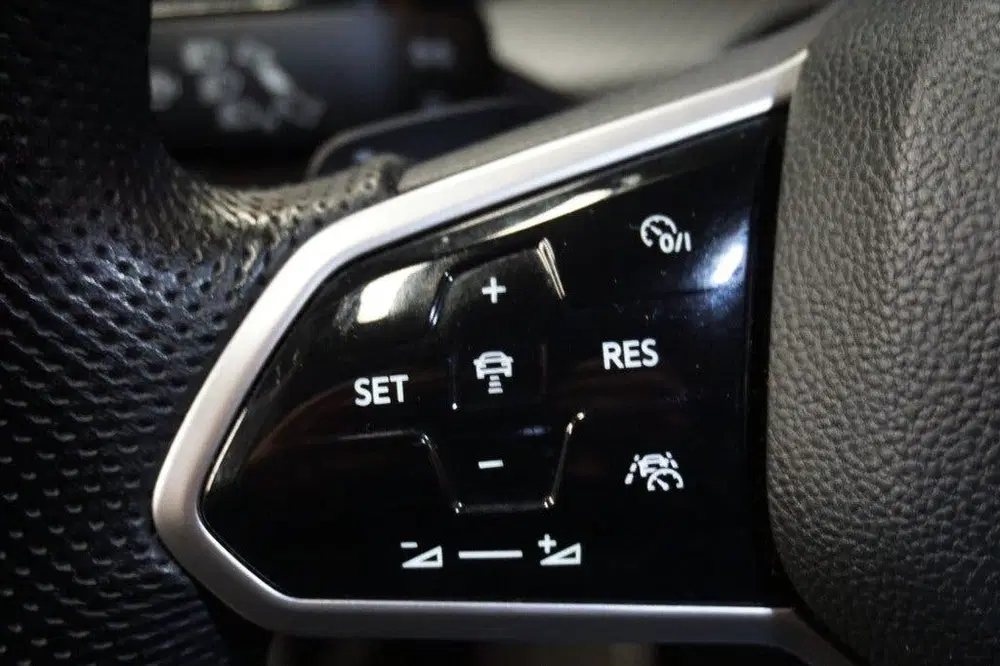 Volkswagen Golf 1.5 eTSI R-LINE Business+ Automaat Panoram uit 2022, foto 14