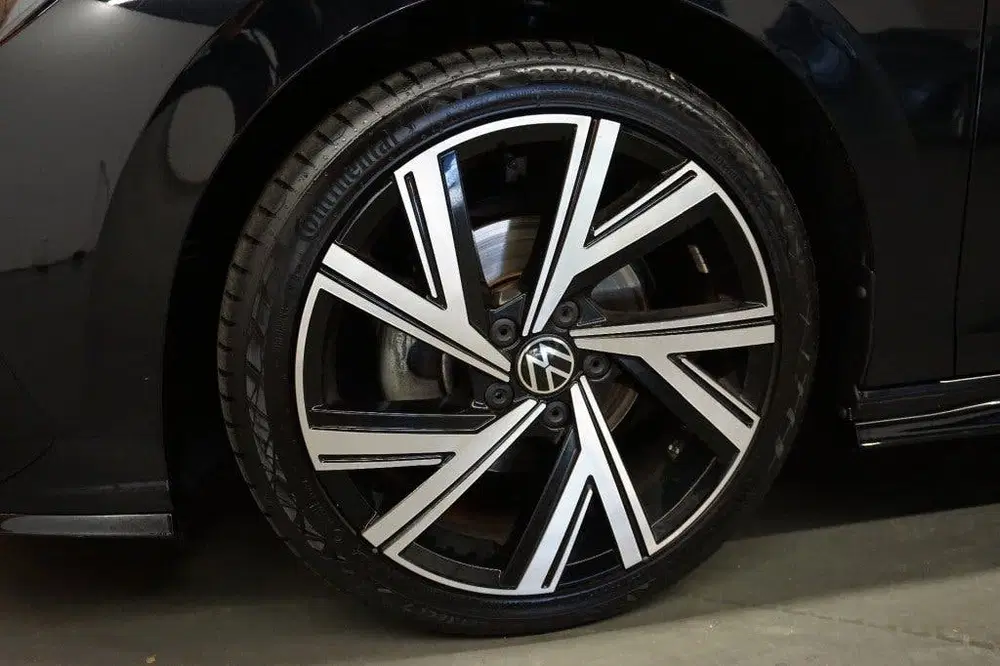 Volkswagen Golf 1.5 eTSI R-LINE Business+ Automaat Panoram uit 2022, foto 4
