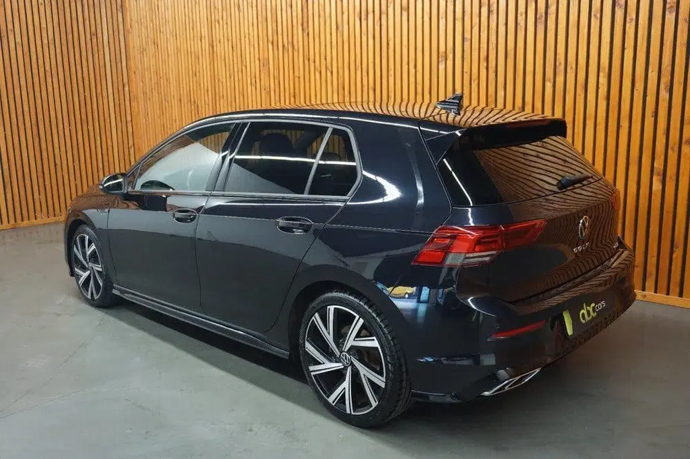 Volkswagen Golf 1.5 eTSI R-LINE Business+ Automaat Panoram uit 2022, foto 5
