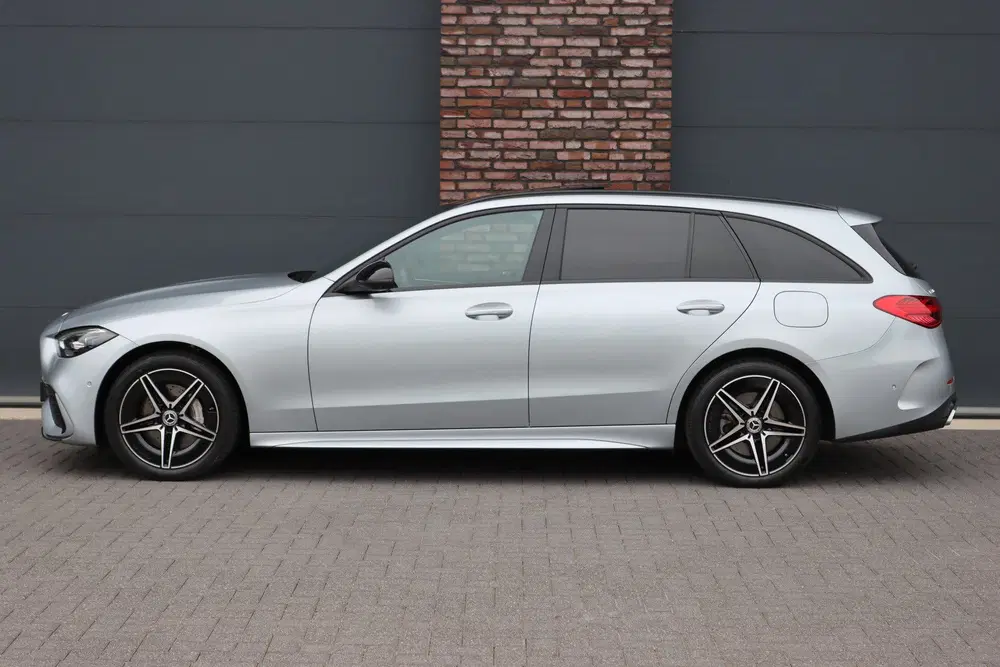Mercedes-Benz C-Klasse 300 e AMG Line uit 2024, foto 9