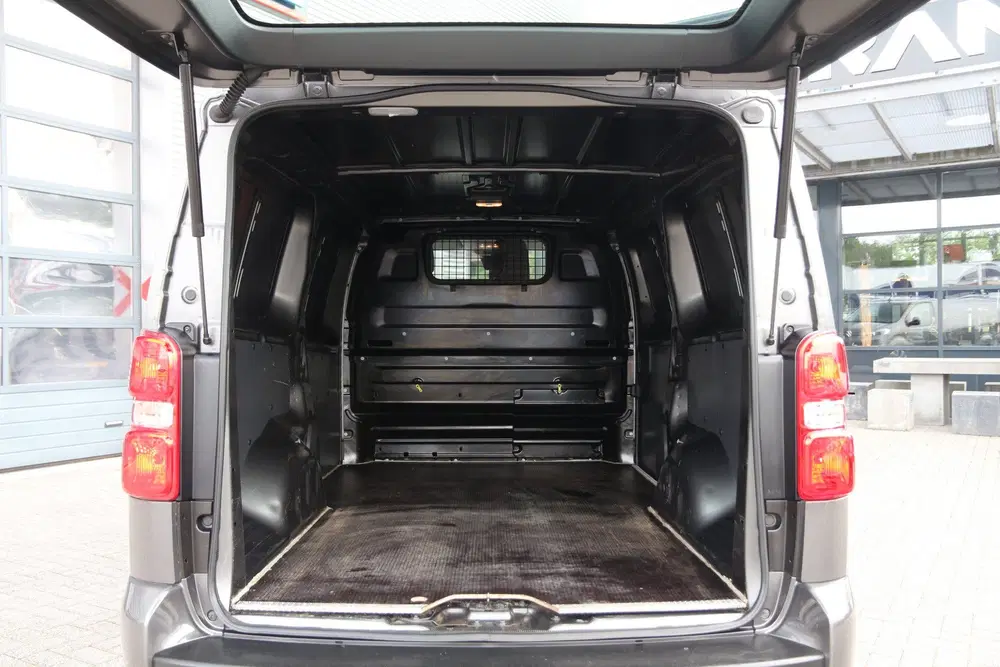 Citroën Jumpy 2.0 BlueHDI 180 uit 2023, foto 4