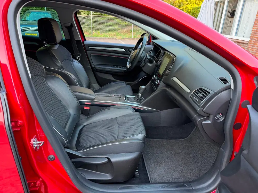 Renault Megane 1.3 TCe Bose uit 2019, foto 8