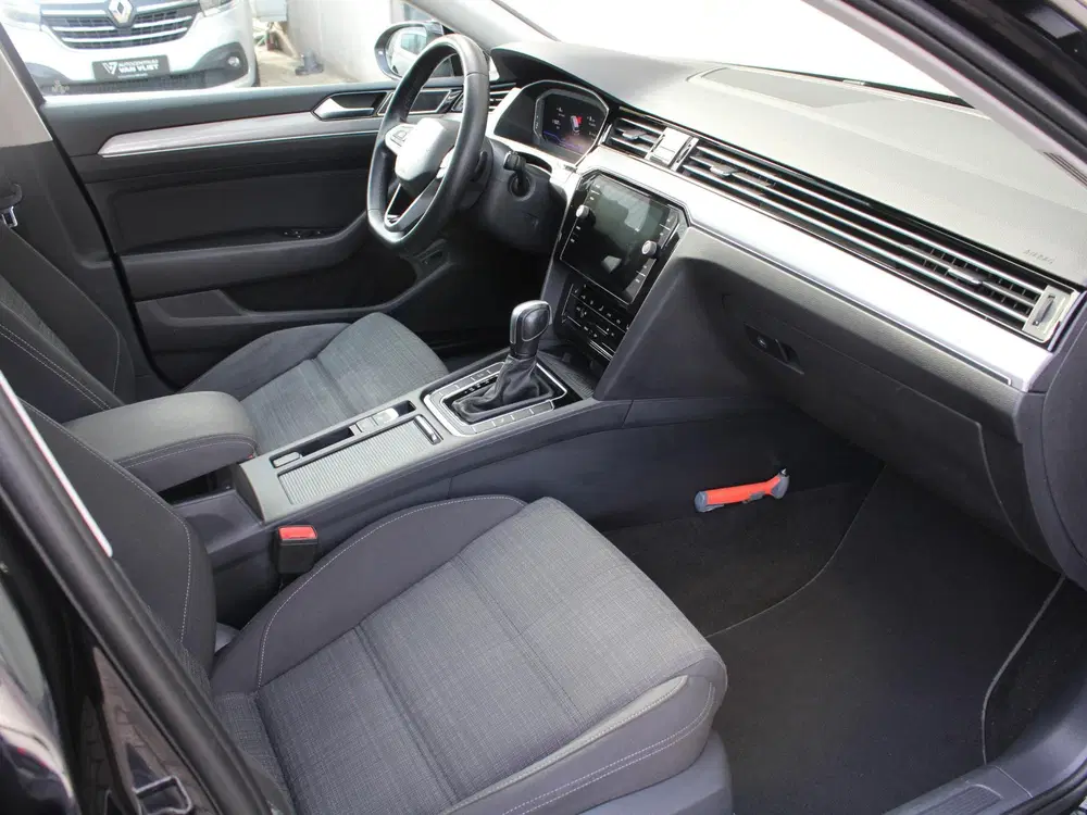 Volkswagen Passat 1.5 TSI Business uit 2022, foto 13