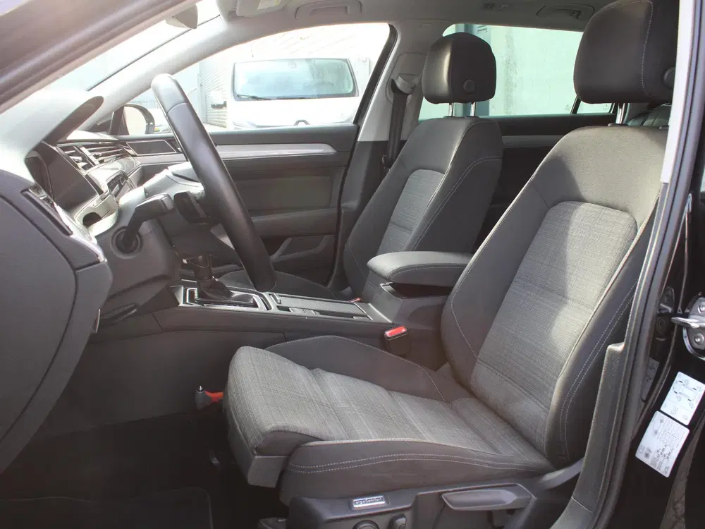 Volkswagen Passat 1.5 TSI Business uit 2022, foto 2