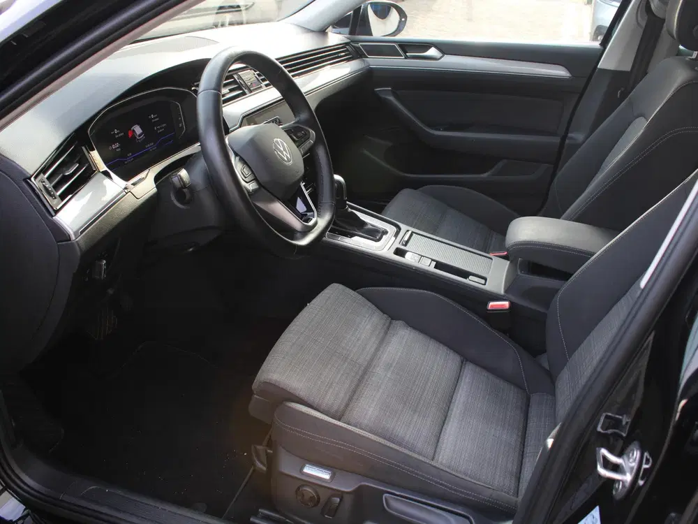 Volkswagen Passat 1.5 TSI Business uit 2022, foto 4