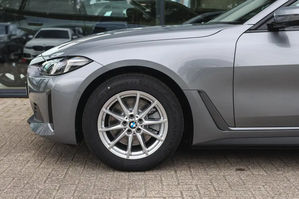 BMW i4 eDrive40 Pure edition uit 2026, foto 4