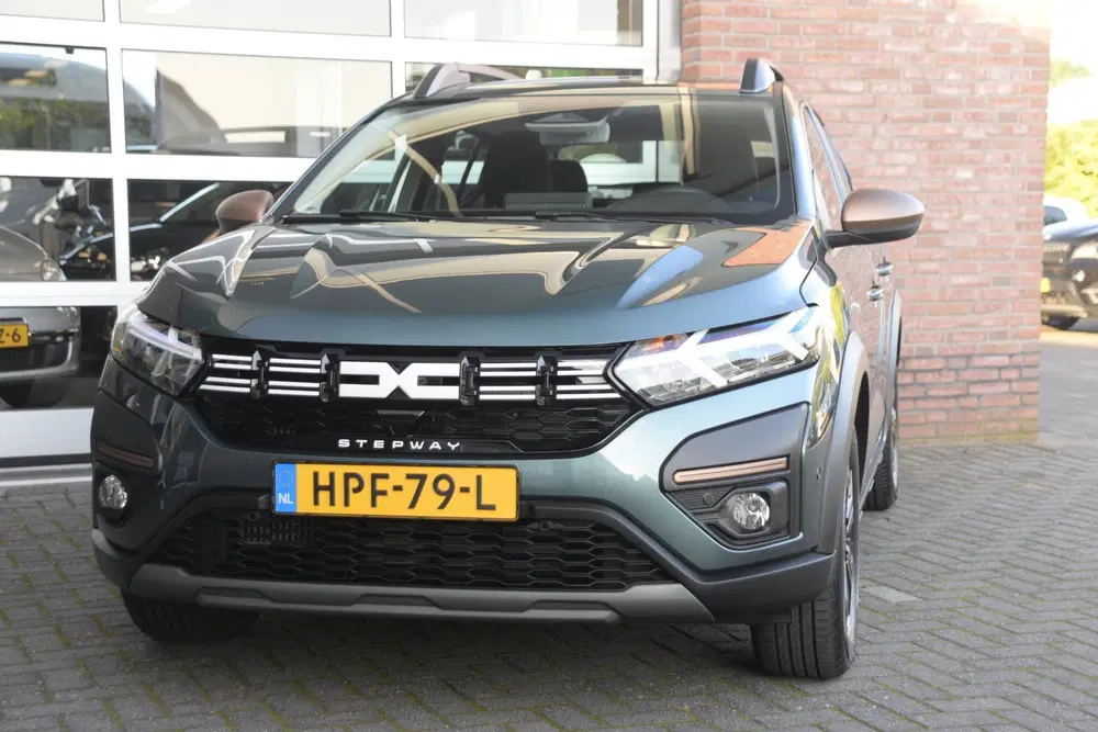 Dacia Sandero 1.0 TCe 110 Extreme uit 2025, foto 2