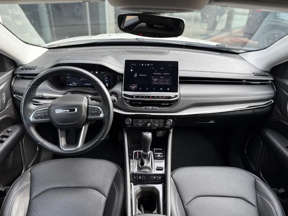 Jeep Compass 4xe 240 Plug-in Hybrid Electric Summit uit 2024, foto 11