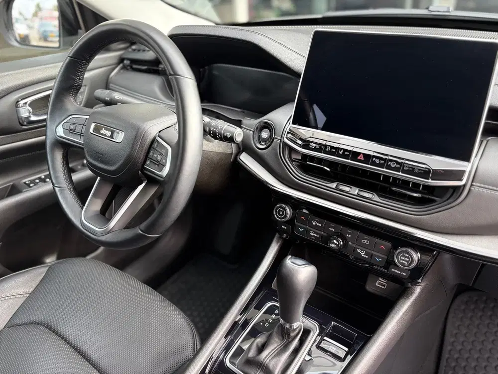 Jeep Compass 4xe 240 Plug-in Hybrid Electric Summit uit 2024, foto 2