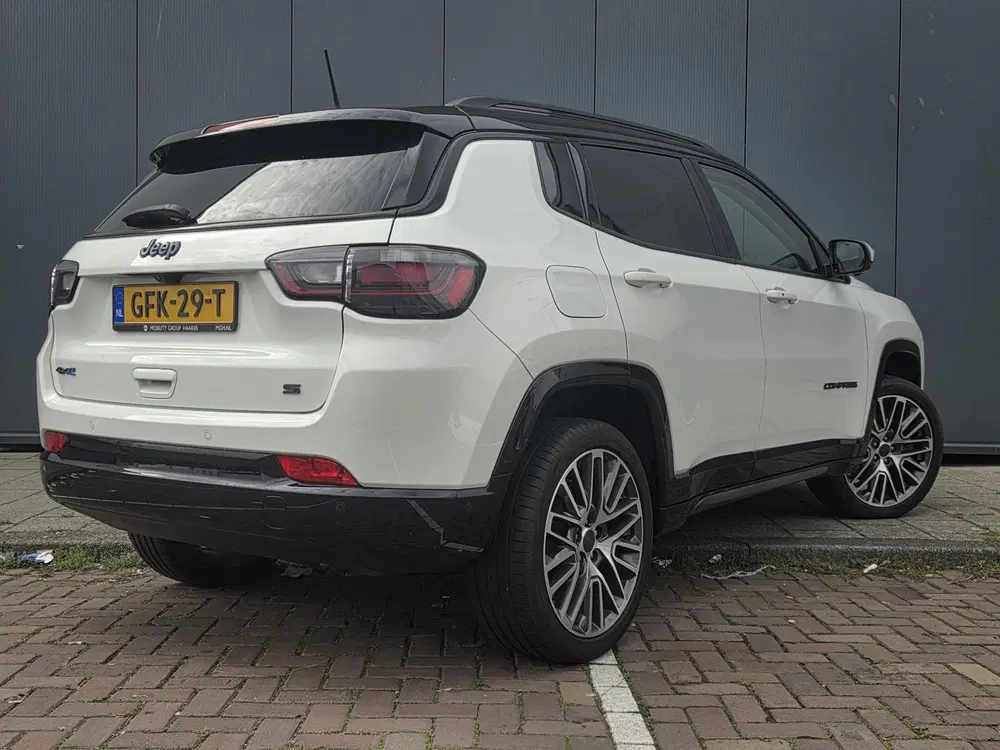 Jeep Compass 4xe 240 Plug-in Hybrid Electric Summit uit 2024, foto 3