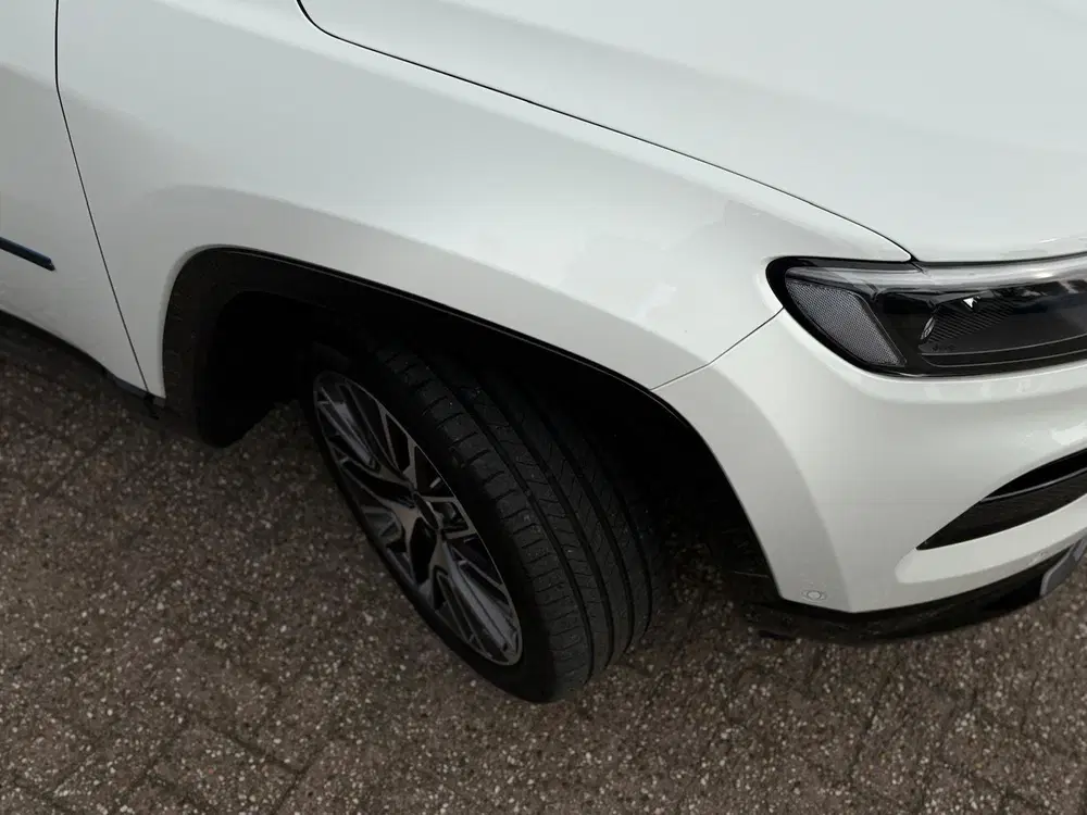 Jeep Compass 4xe 240 Plug-in Hybrid Electric Summit uit 2024, foto 5