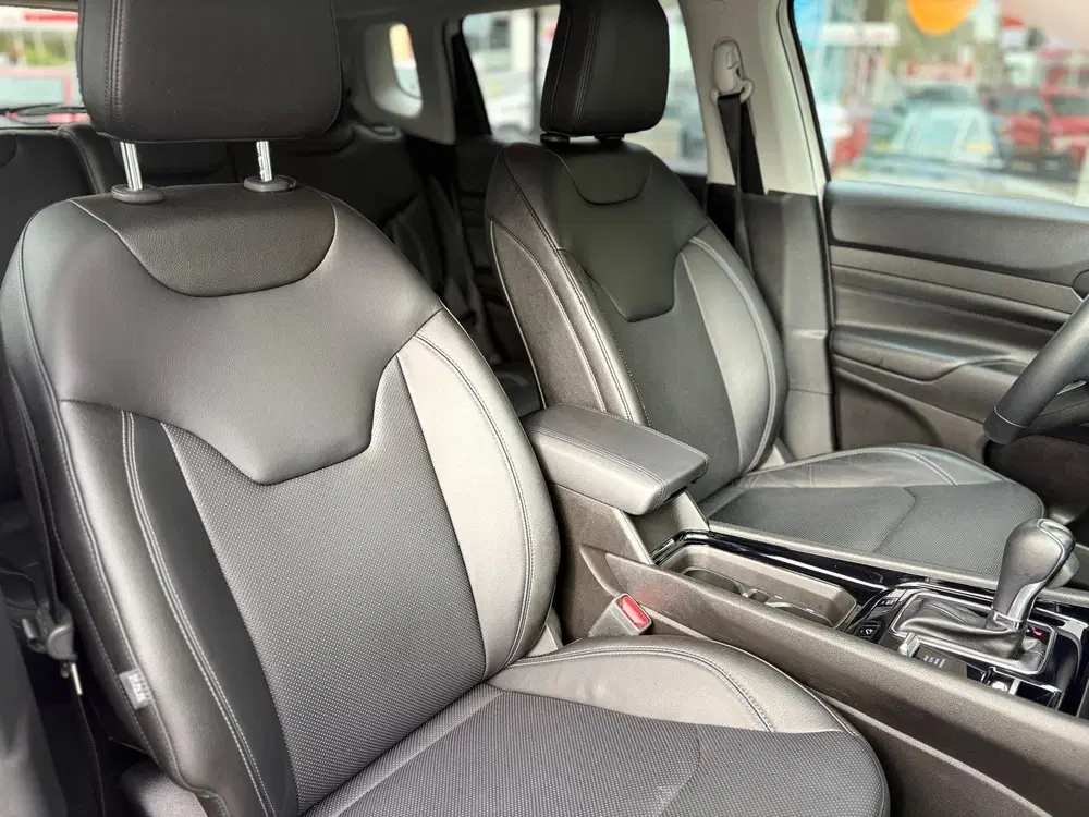 Jeep Compass 4xe 240 Plug-in Hybrid Electric Summit uit 2024, foto 6