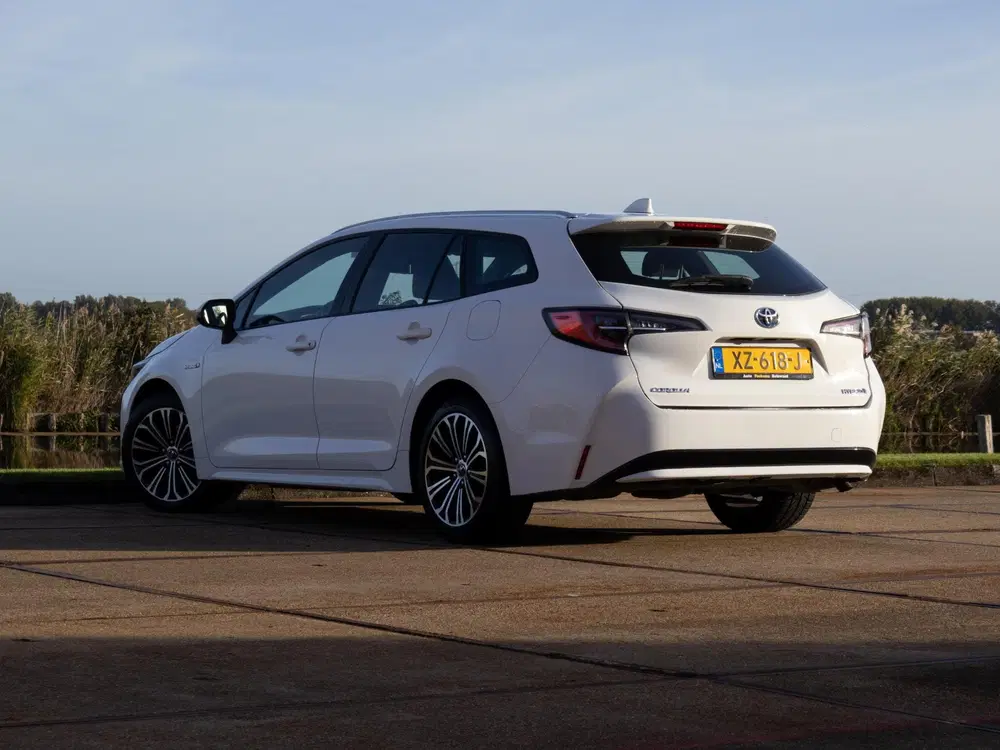 Toyota Corolla 1.8 Hybrid First Edition 17" C uit 2019, foto 3